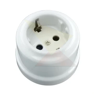 Fehér porcelán falon kívüli konnektor 2P+F kivitelben